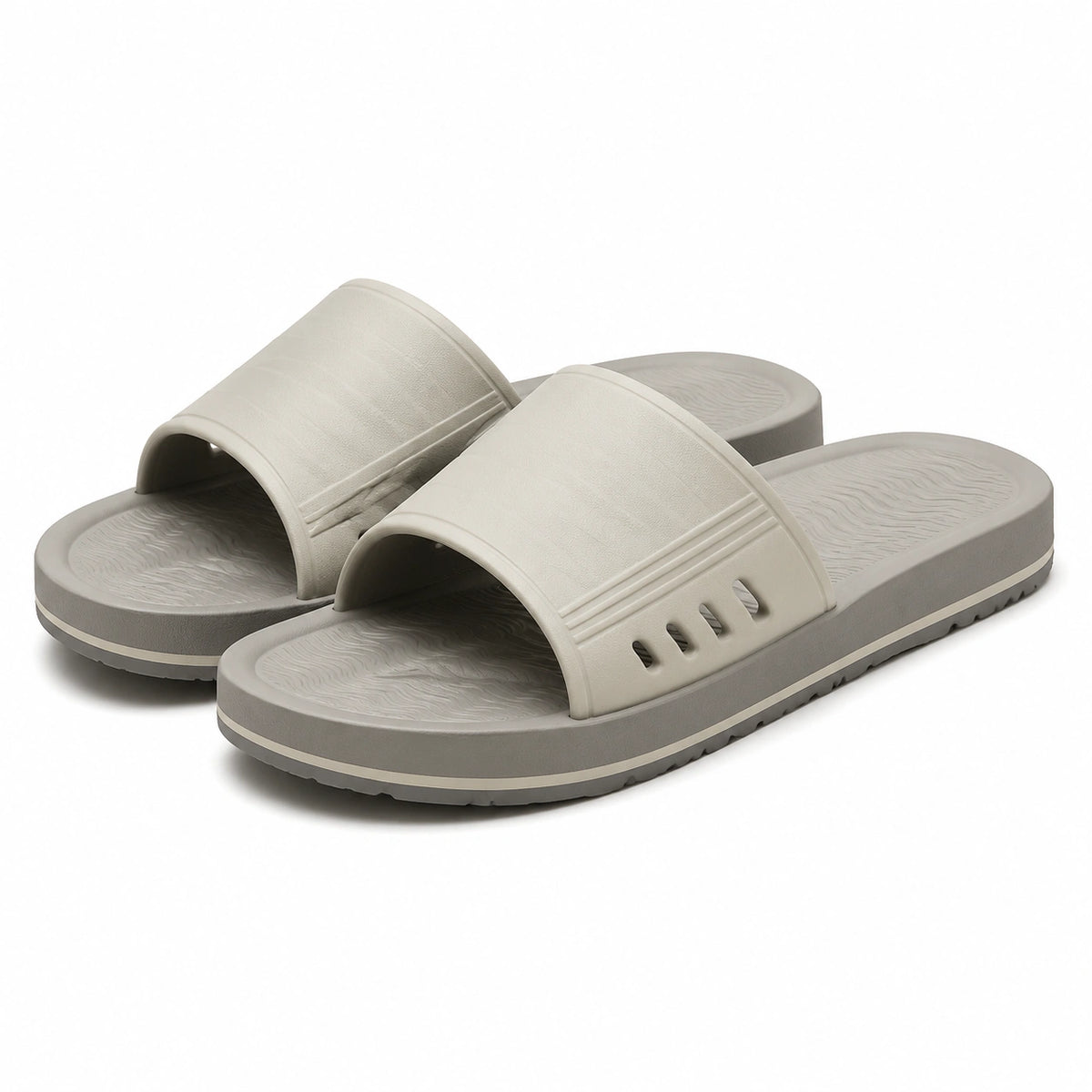 Claquettes taille 42/43 en mousse synthétique gris clair à semelle texturée
